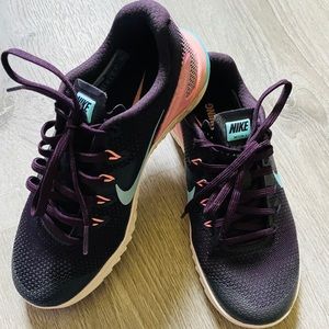 nike womens shoes light pink